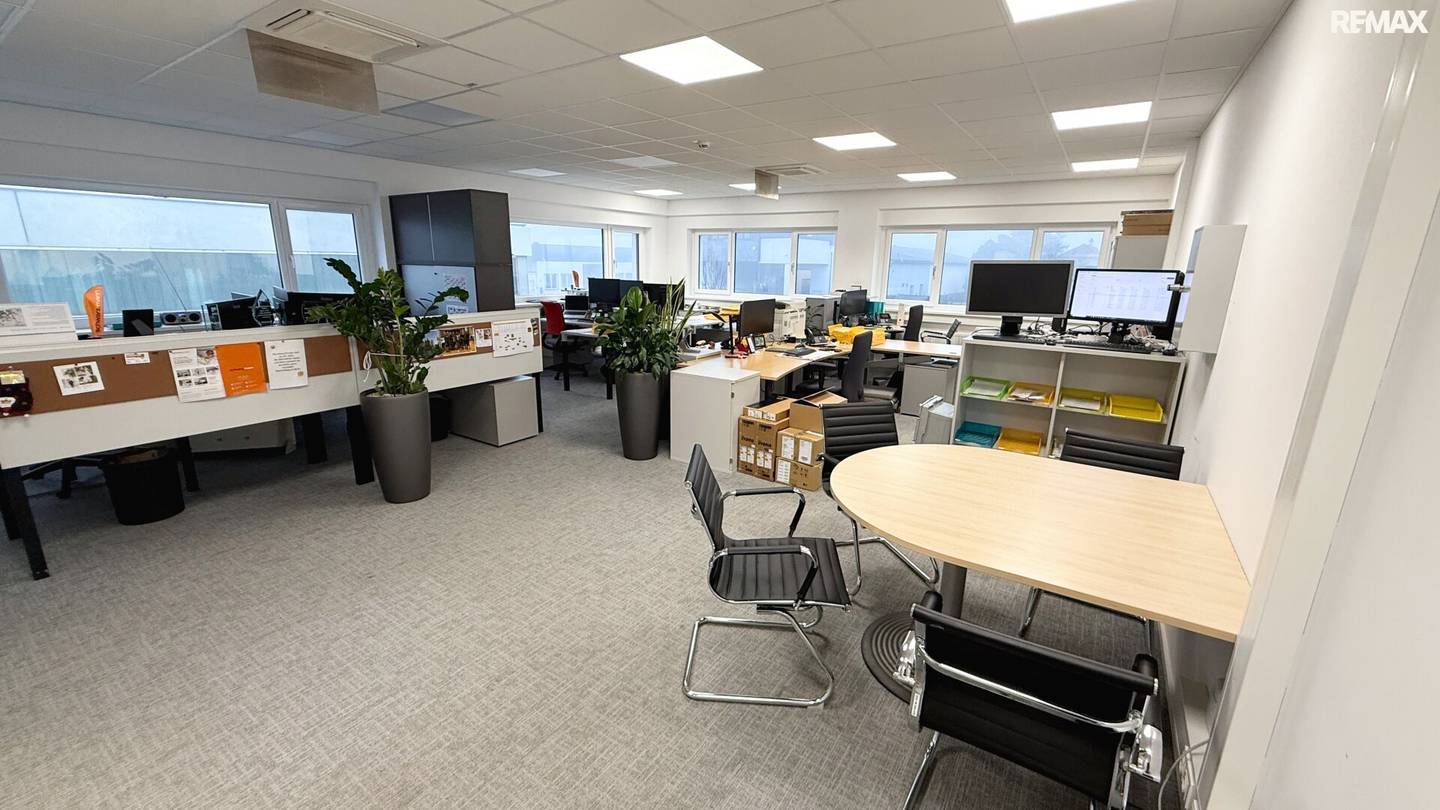 Workbase 100 m² office on the ground floor