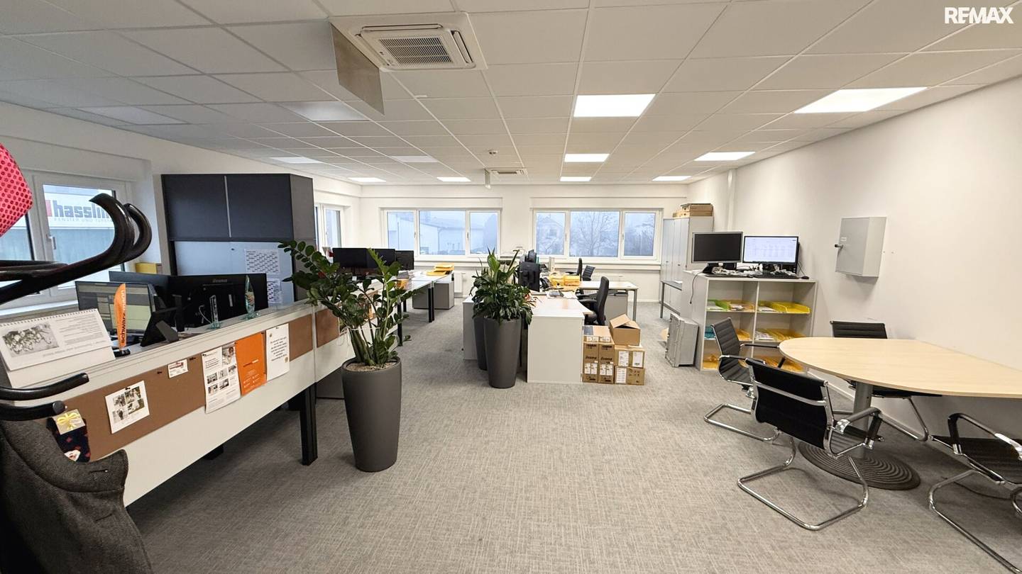 Workbase 100 m² office on the ground floor