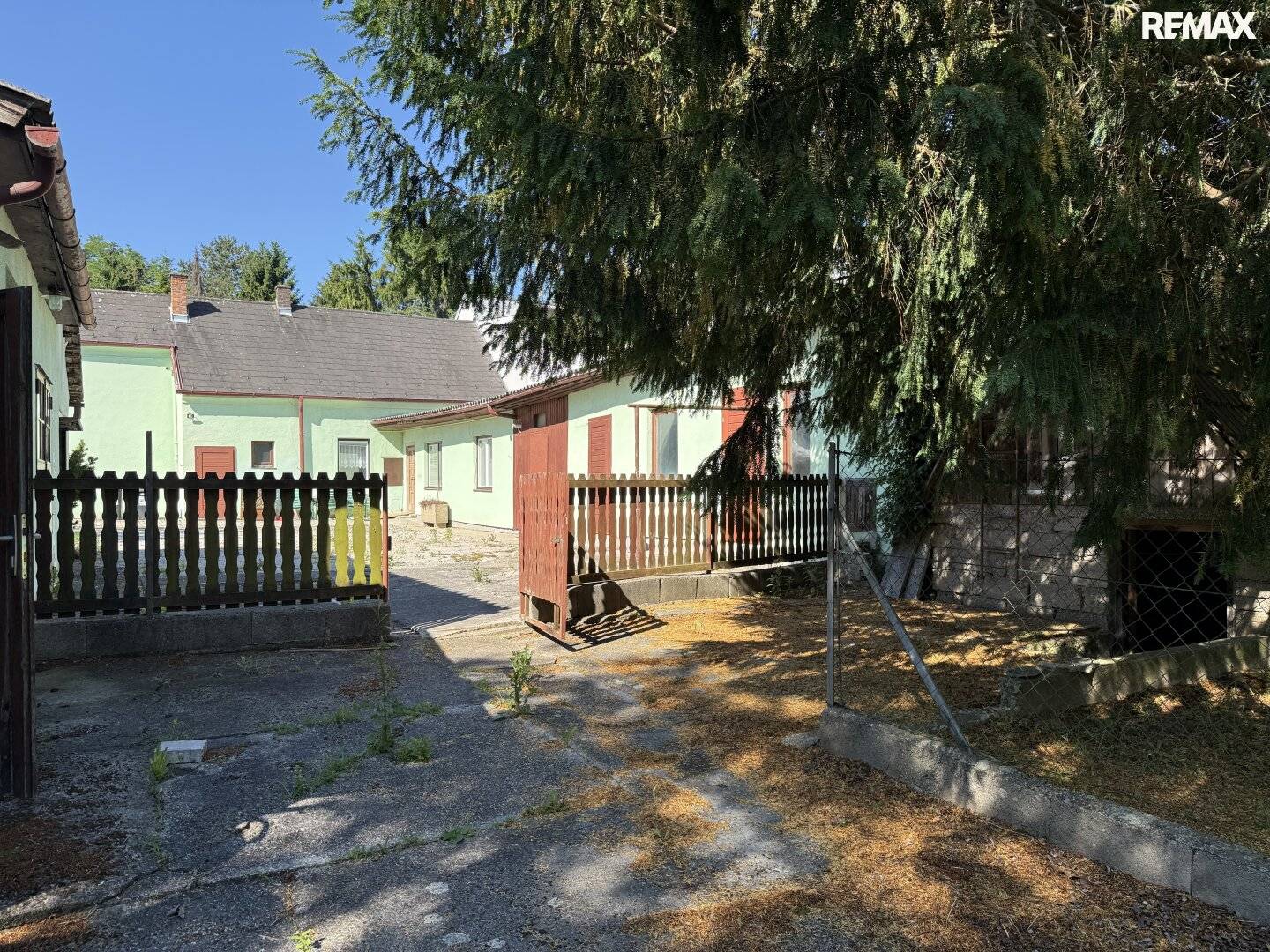 Einfamilienhaus mit sonnigem Garten und Nebengebäuden in Zillingdorf-Bergwerk