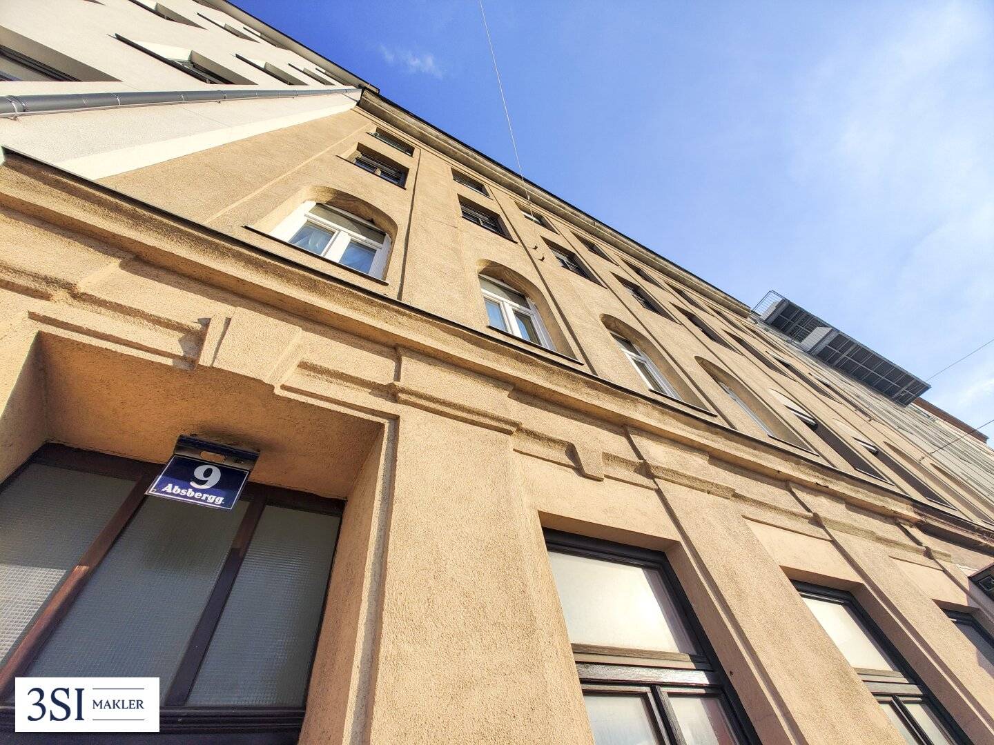 Building permit approved raw attic with large development potential near Sonnwendviertel