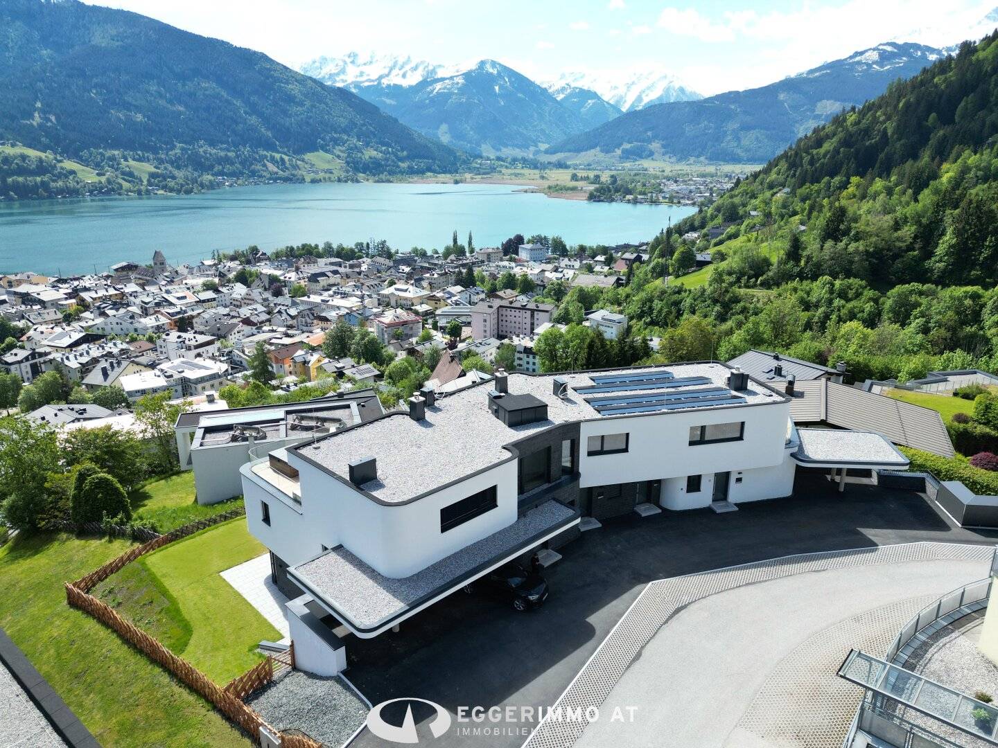 Exclusive new-build condominium with spectacular panoramic view of Lake Zell | First occupancy | Garden | only 5 units