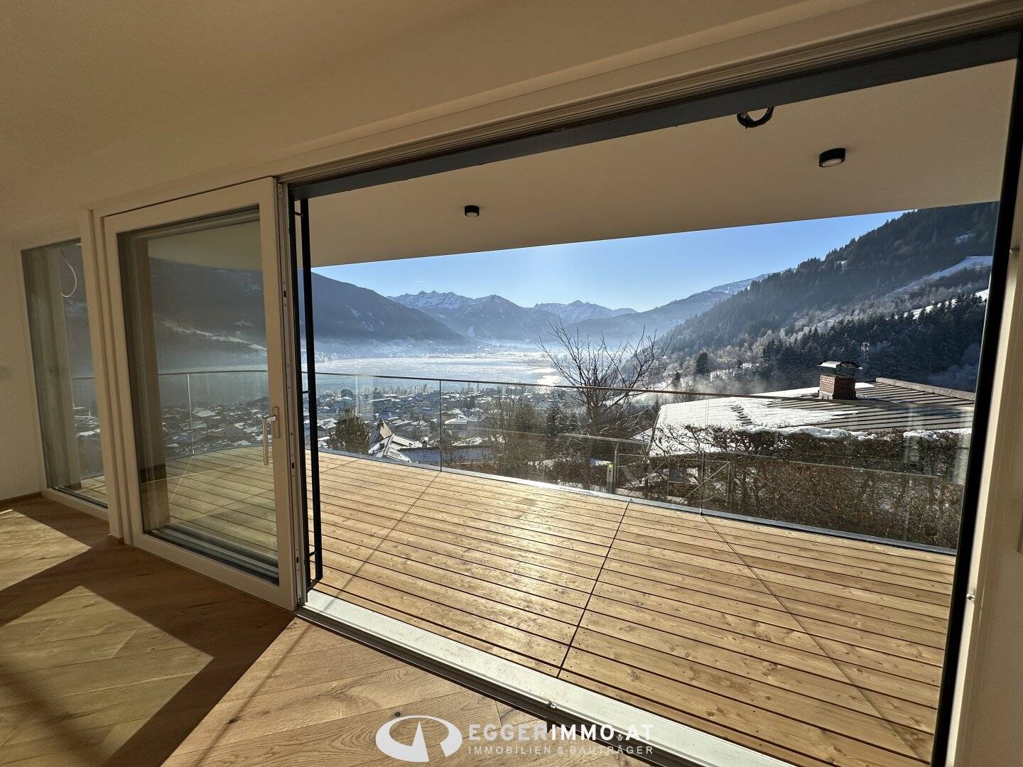 Exclusive new-build condominium with spectacular panoramic view of Lake Zell | First occupancy | Garden | only 5 units