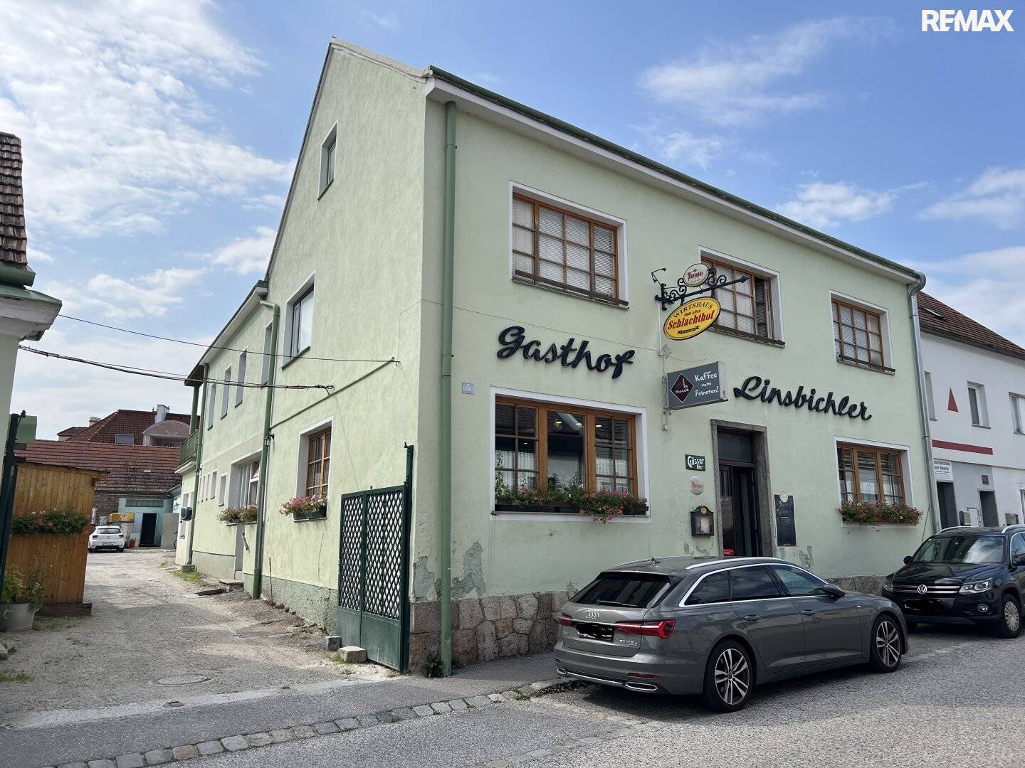 Plot in Enzesfeld-Lindabrunn with existing building, Your space for individual projects!