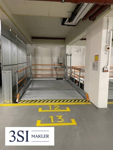 Upper duplex parking space in 1160 Vienna, Albrechtskreithgasse 32 for rent