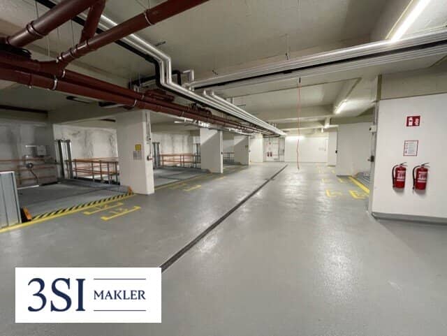Upper duplex parking space in 1160 Vienna, Albrechtskreithgasse 32 for rent