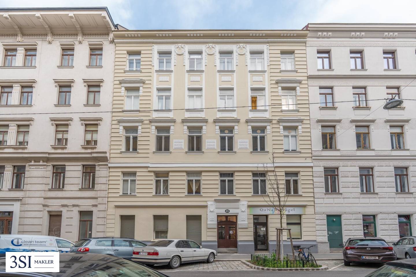 Small rental building in Wieden: 86% fixed term or vacant, vacancy immediately usable, balconies approved, raw attic developable