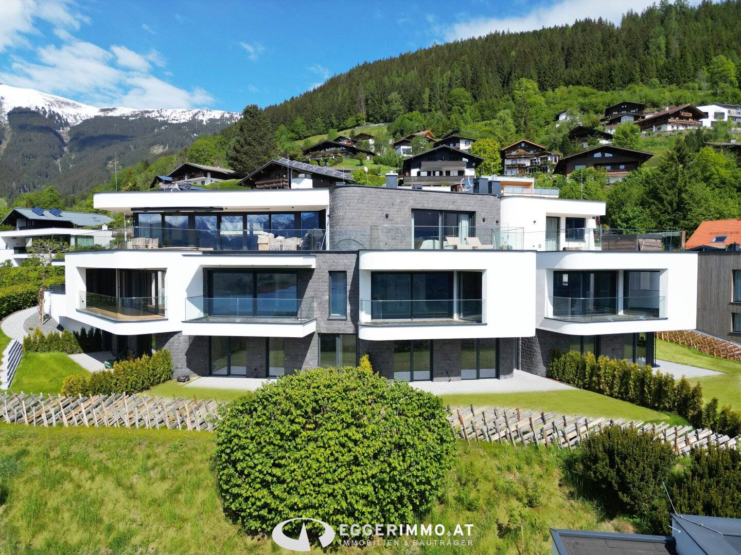 Newly built deluxe condominium with panoramic view of the Zeller See | First occupancy | Garden | only 5 units
