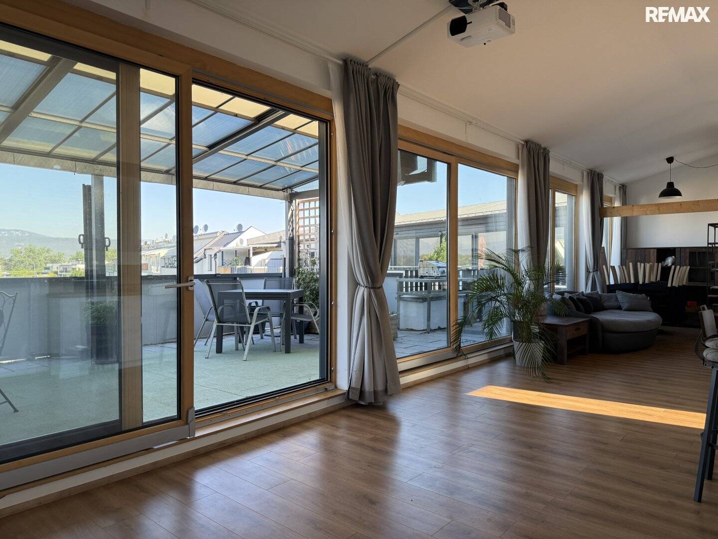 Loft-Dachterrassenwohnung „Schneebergblick“ in Wiener Neustadt zu kaufen!