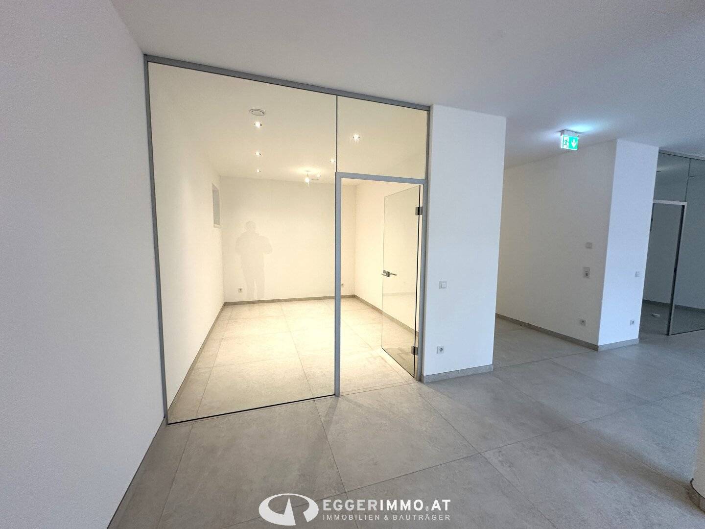 5730 Mittersill:  Neubau !!  Büro, Praxis, Therapie,  Kanzlei uvm. ab SOFORT zu vermieten ! Parkplätze  vorhanden, Lift im Haus !