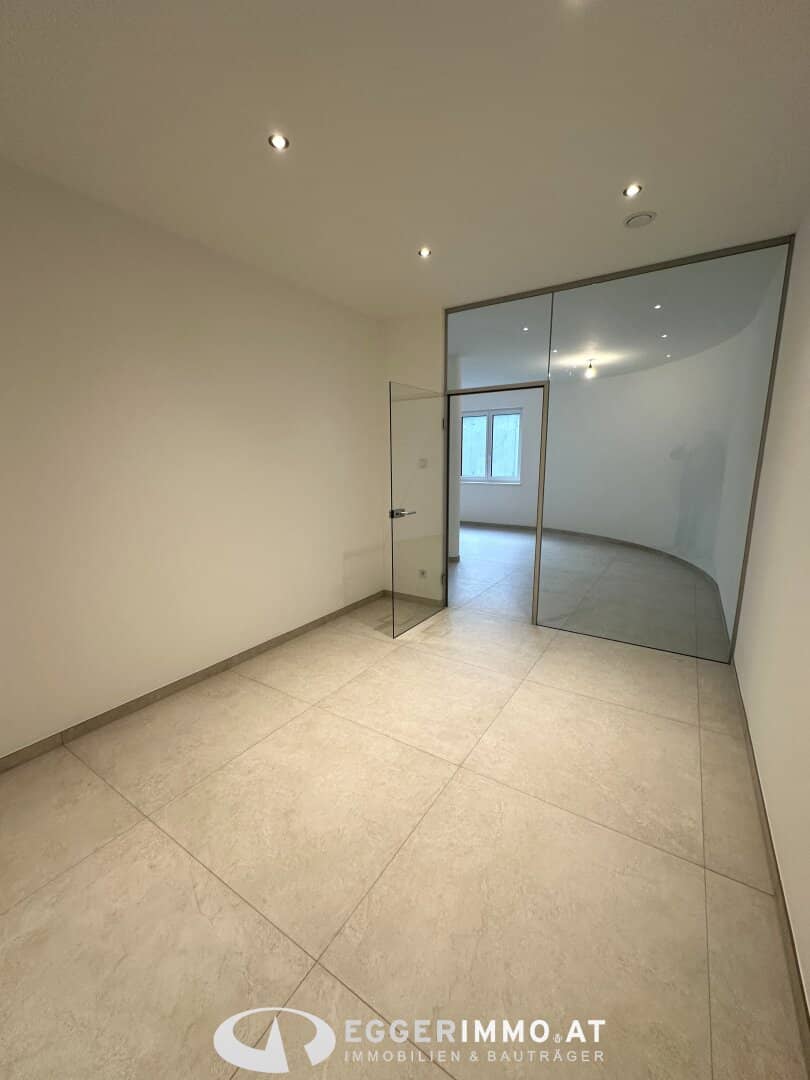 5730 Mittersill:  Neubau !!  Büro, Praxis, Therapie,  Kanzlei uvm. ab SOFORT zu vermieten ! Parkplätze  vorhanden, Lift im Haus !