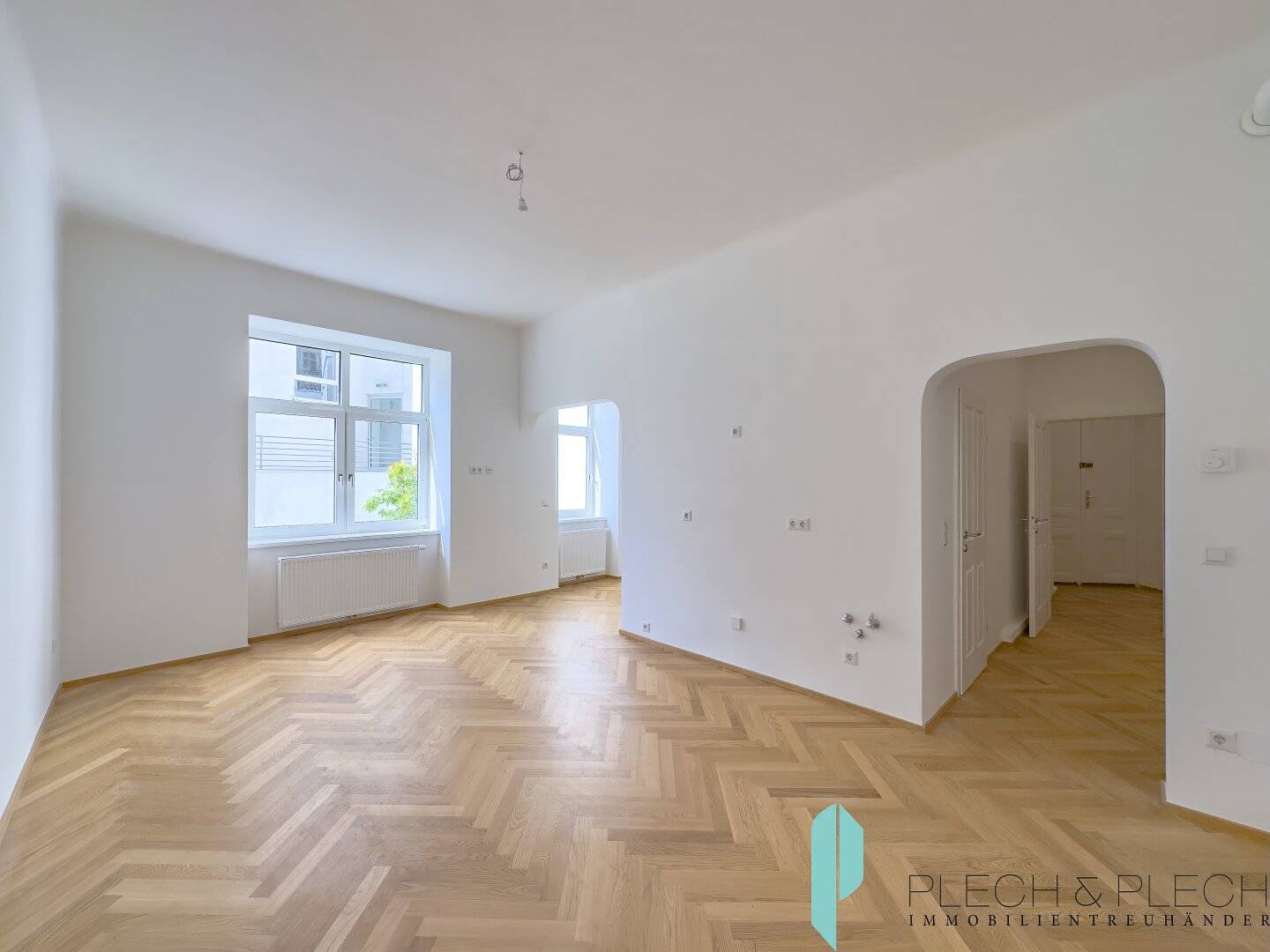 Stilvolle Altbauwohnung mit modernem Wohnkomfort – frisch saniertes 1,5 Zimmer-Juwel