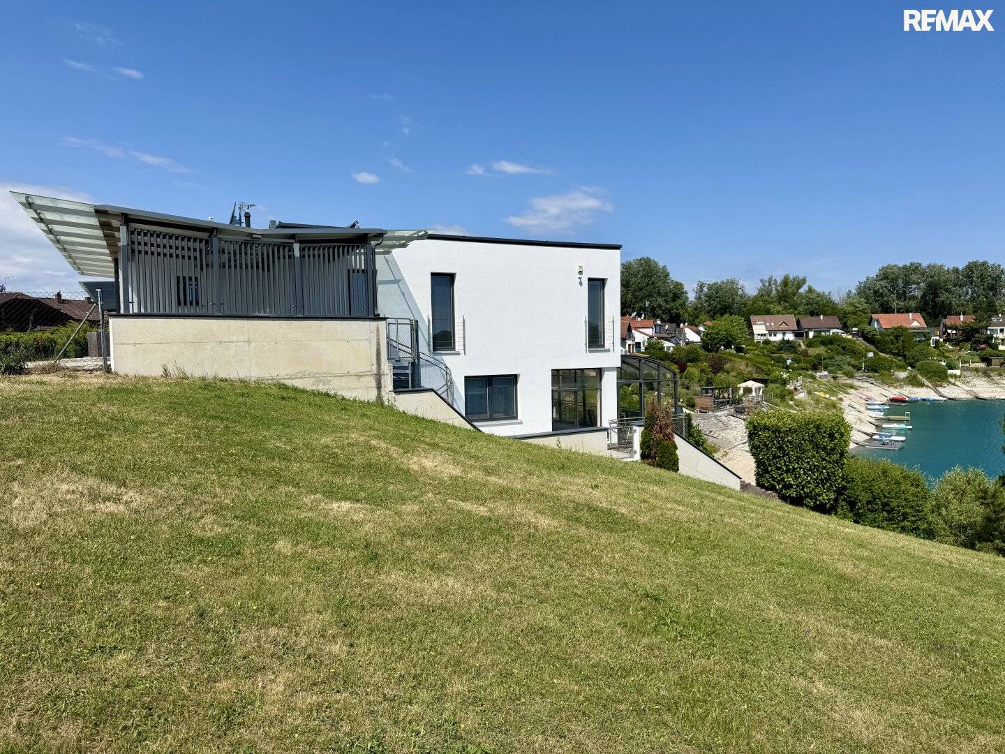 Wohnen am Wasser - ca. 189 m² Wohnfläche &amp; direkter Seezugang auf Pachtgrund!