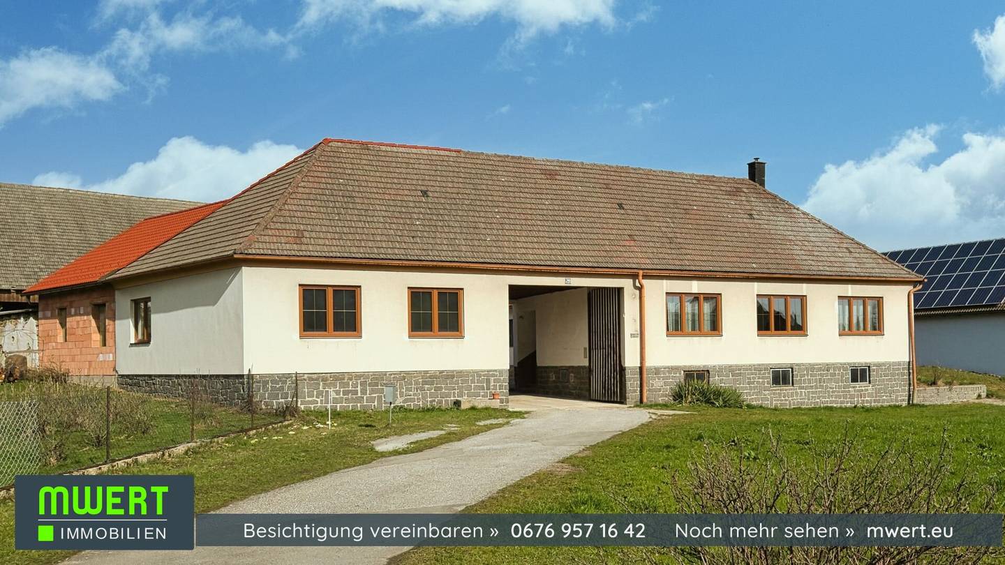 Einfamilienhaus mit großem Grund und Nebengebäuden