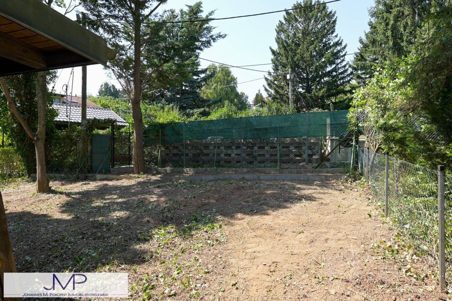 Beautiful flat plot with 100 m² buildable area