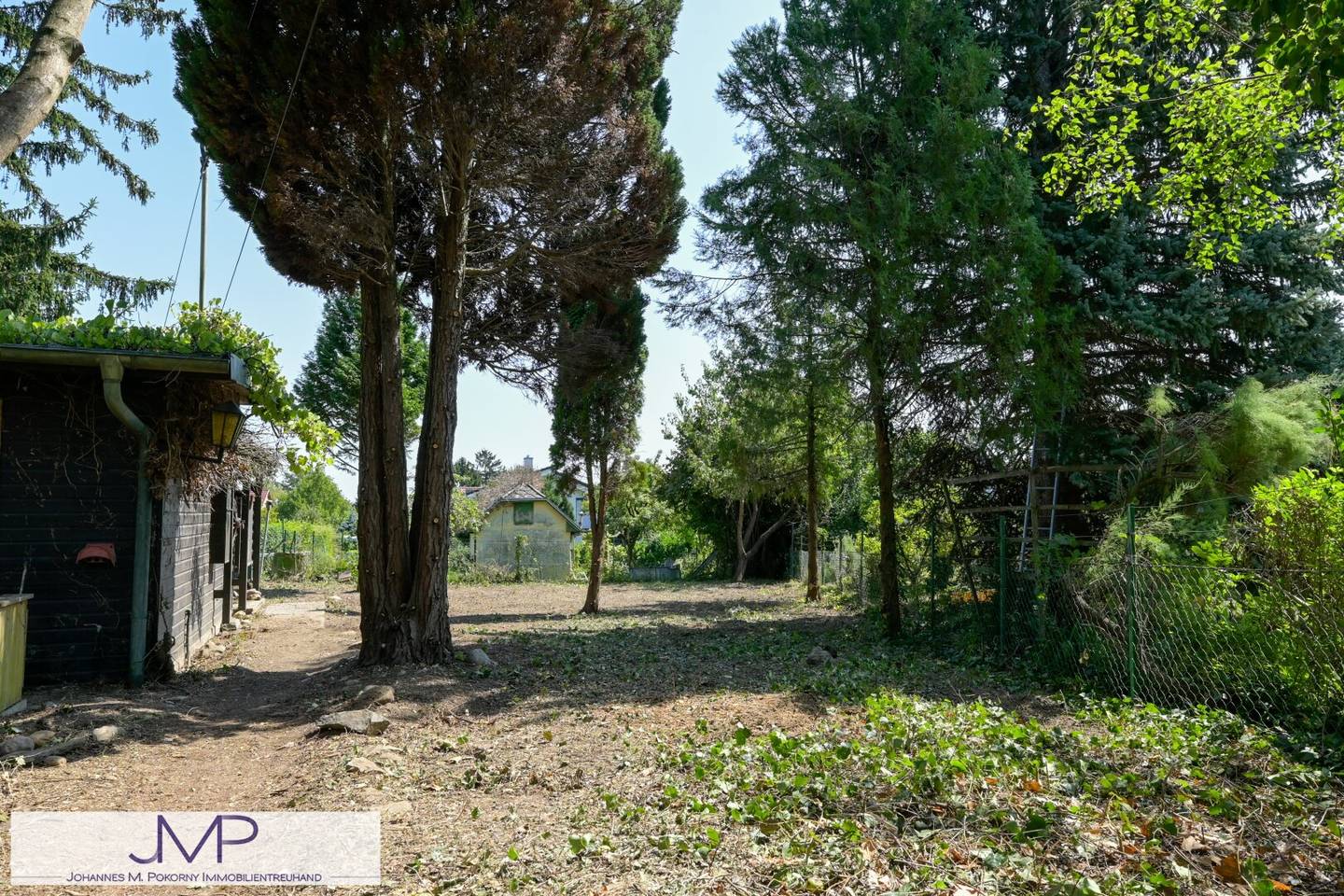 Beautiful flat plot with 100 m² buildable area