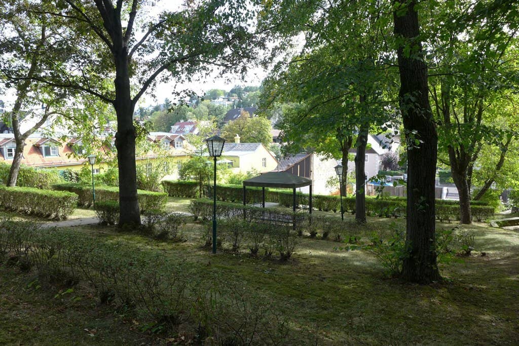Interessante Villenliegenschaft mitten in Neustift!