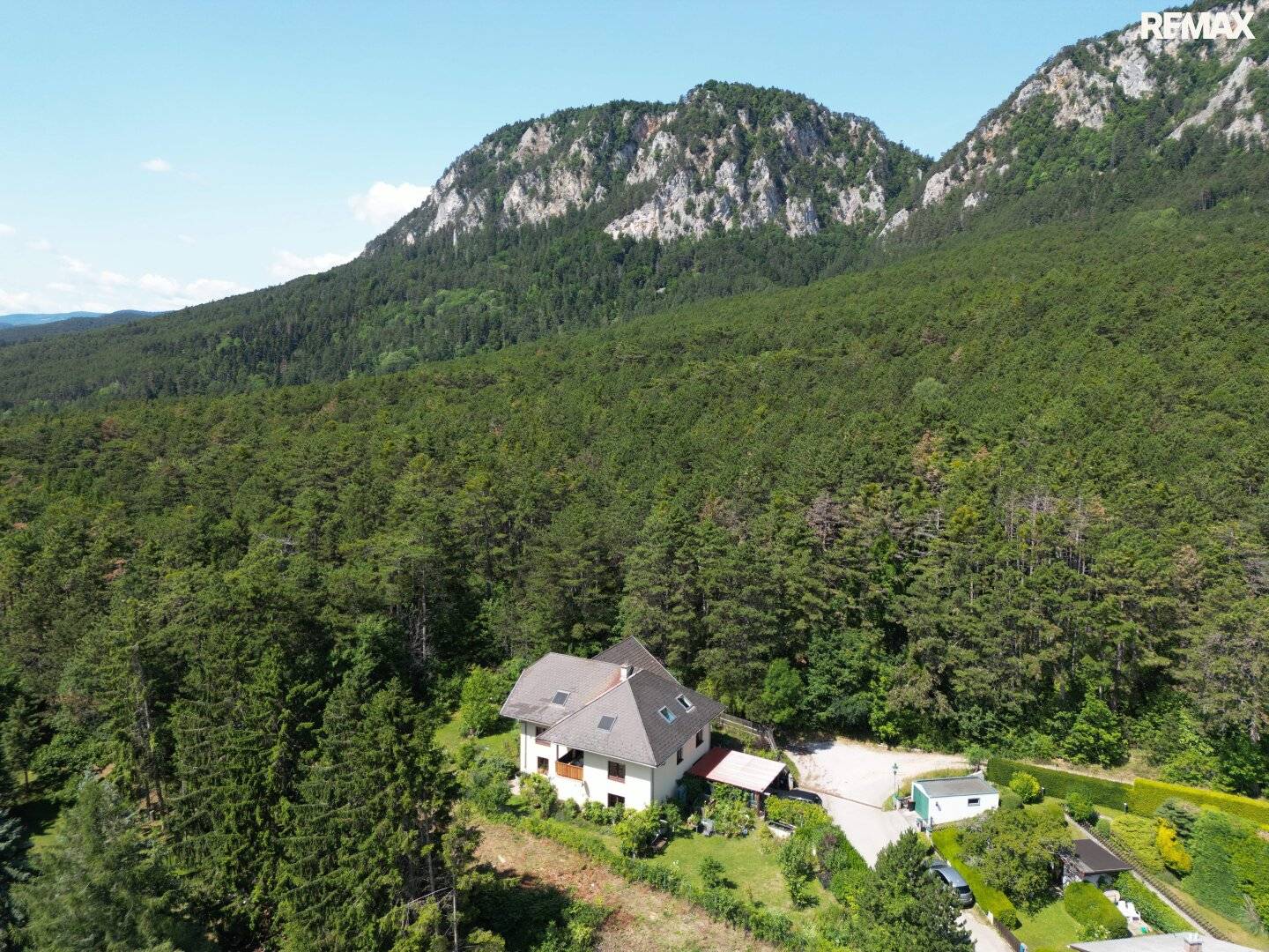 Hohe Wand - Einfamilienhaus mit 3 Wohneinheiten auf 1.100 m² Grund