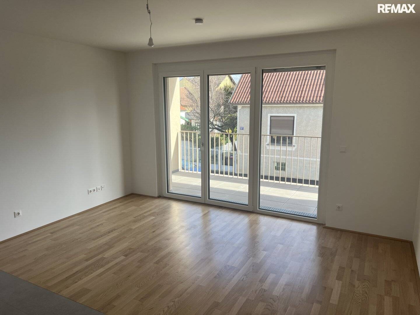 Idyllisches Wohnen in Wiener Neustadt: 2 Zimmer, Loggia, 54.04m² - 244.000,00€