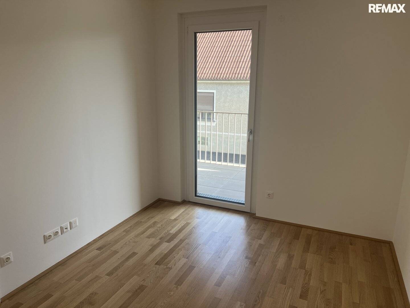 Idyllisches Wohnen in Wiener Neustadt: 2 Zimmer, Loggia, 54.04m² - 244.000,00€