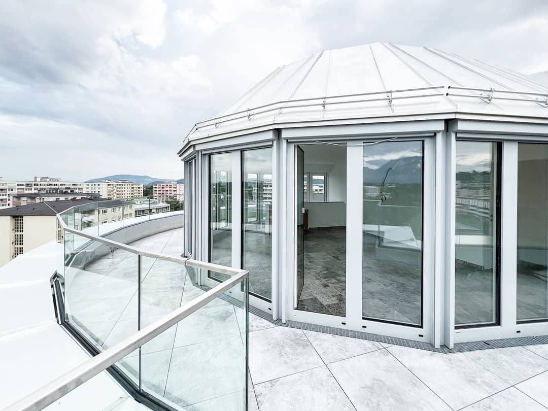 3-room maisonette with terrace and parking spaces