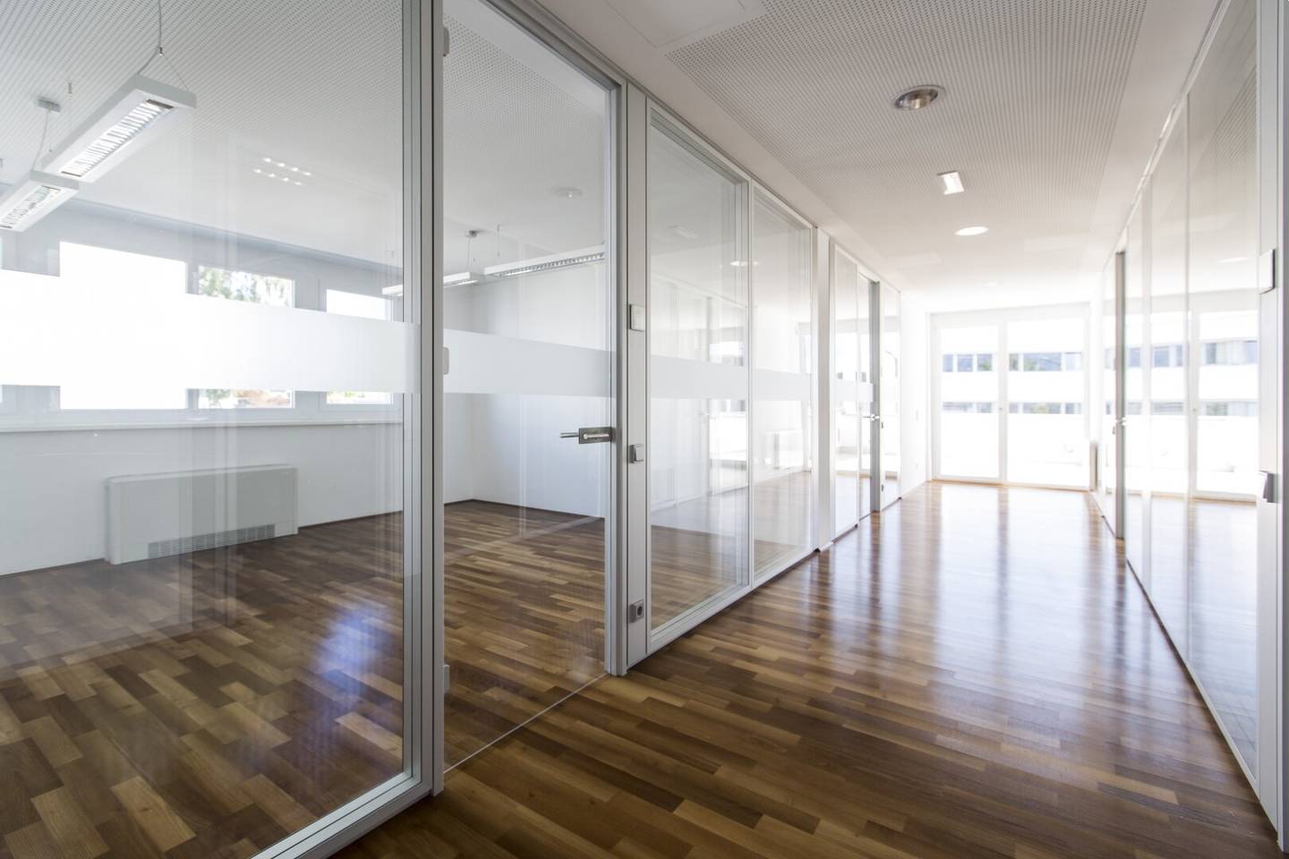 Office with terrace in prime location