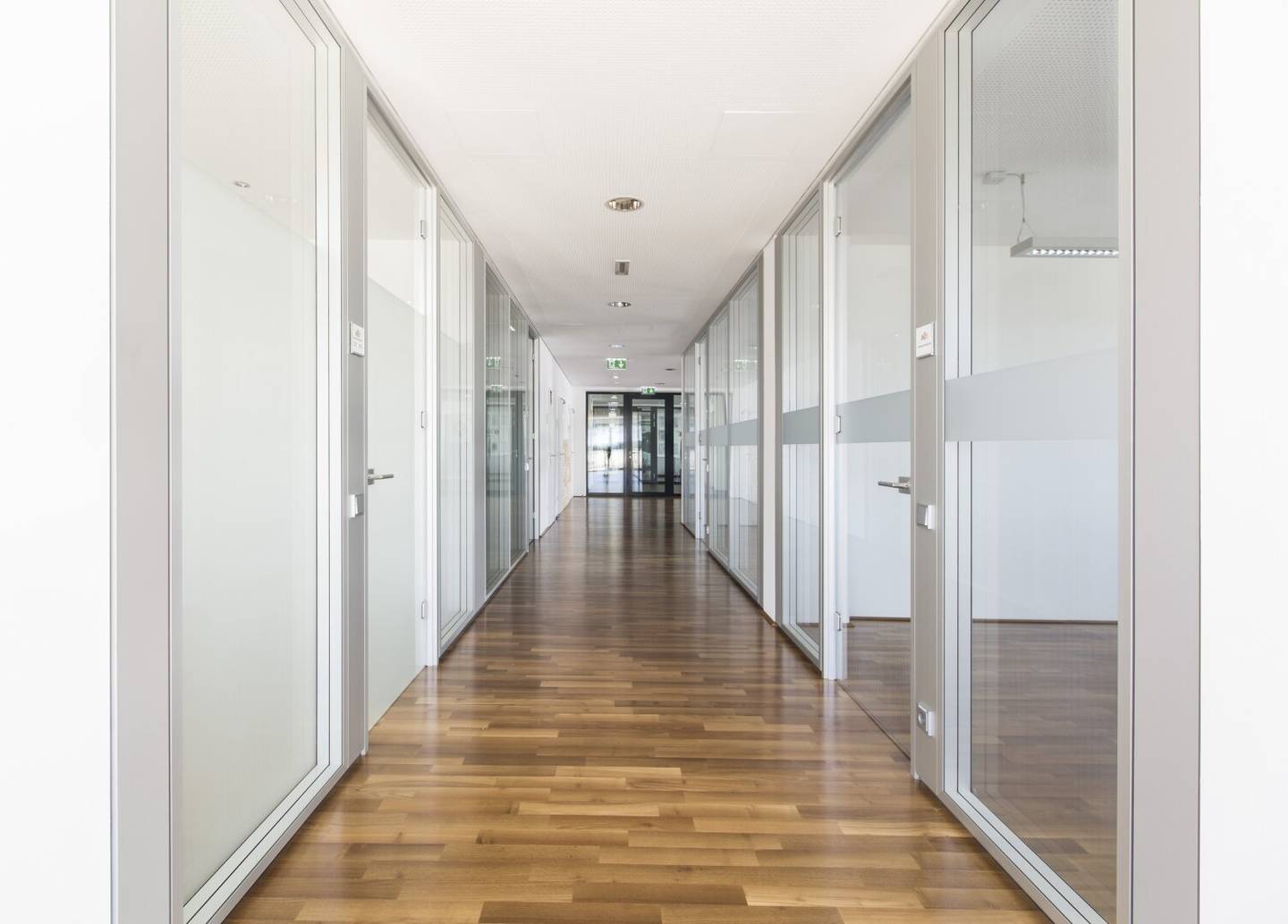 Office with terrace in prime location