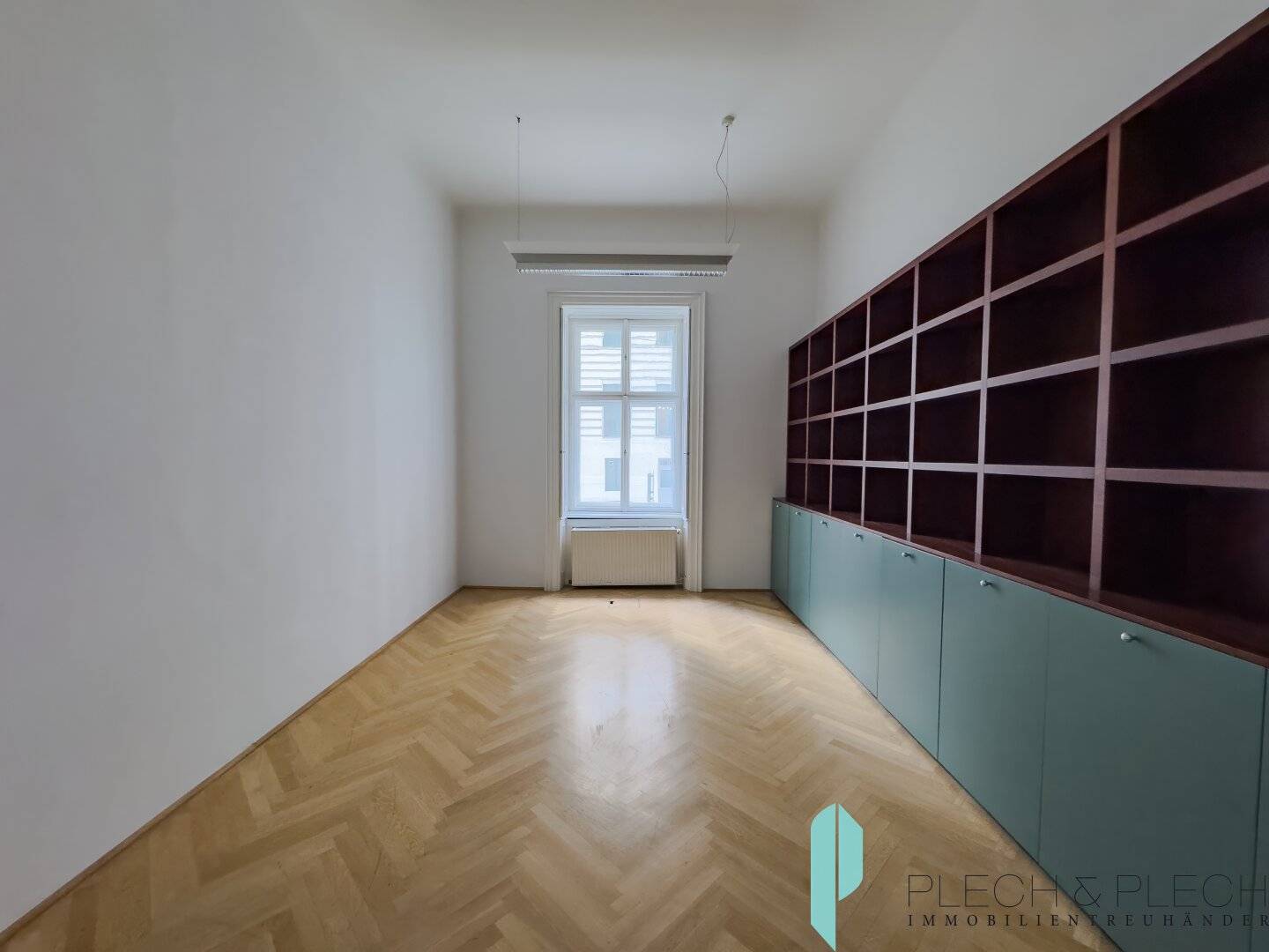 Elegant office space in historic Town Hall district - U2 Rathaus