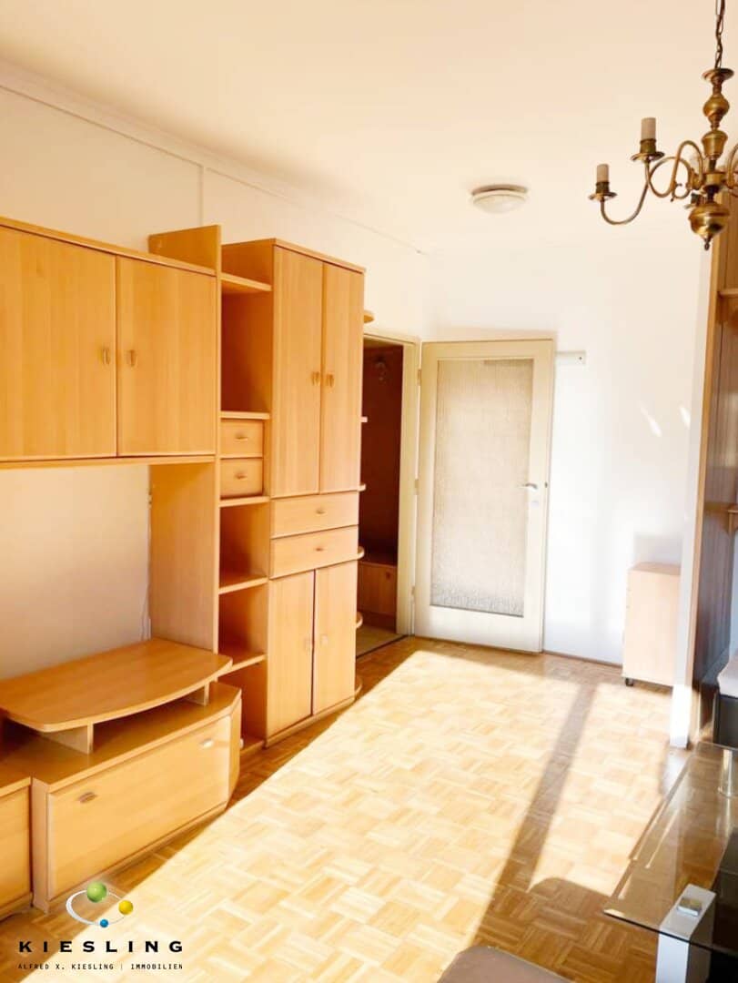 Attraktive Anlagewohnung in 1100 Wien: teilmöblierte 1-Zimmer-Wohnung mit Loggia