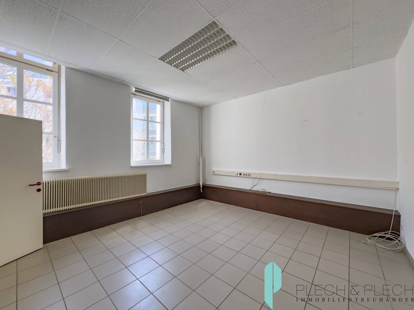 Commercial space / Storage / Office in historic factory