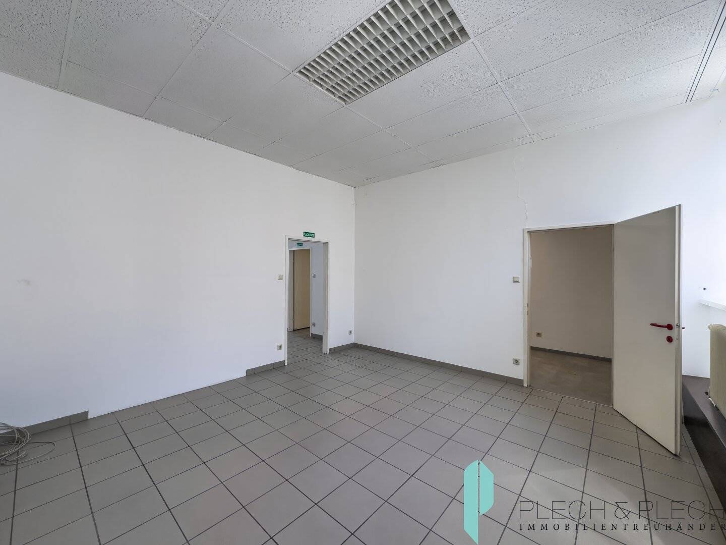Commercial space / Storage / Office in historic factory