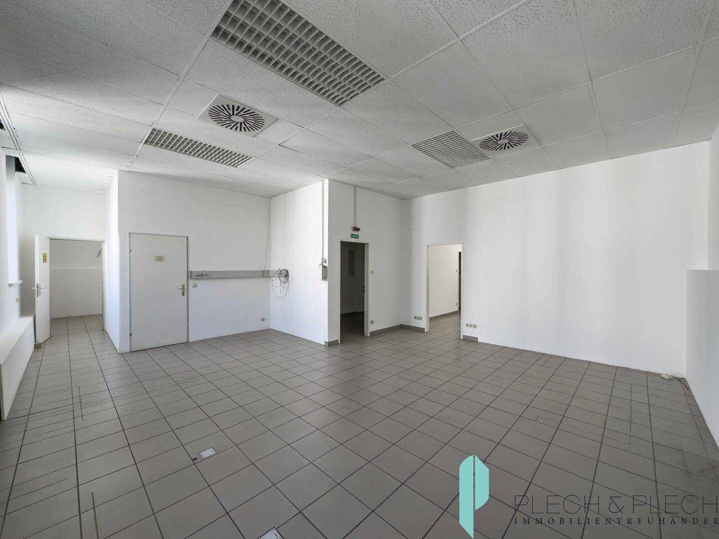 Commercial space / Storage / Office in historic factory