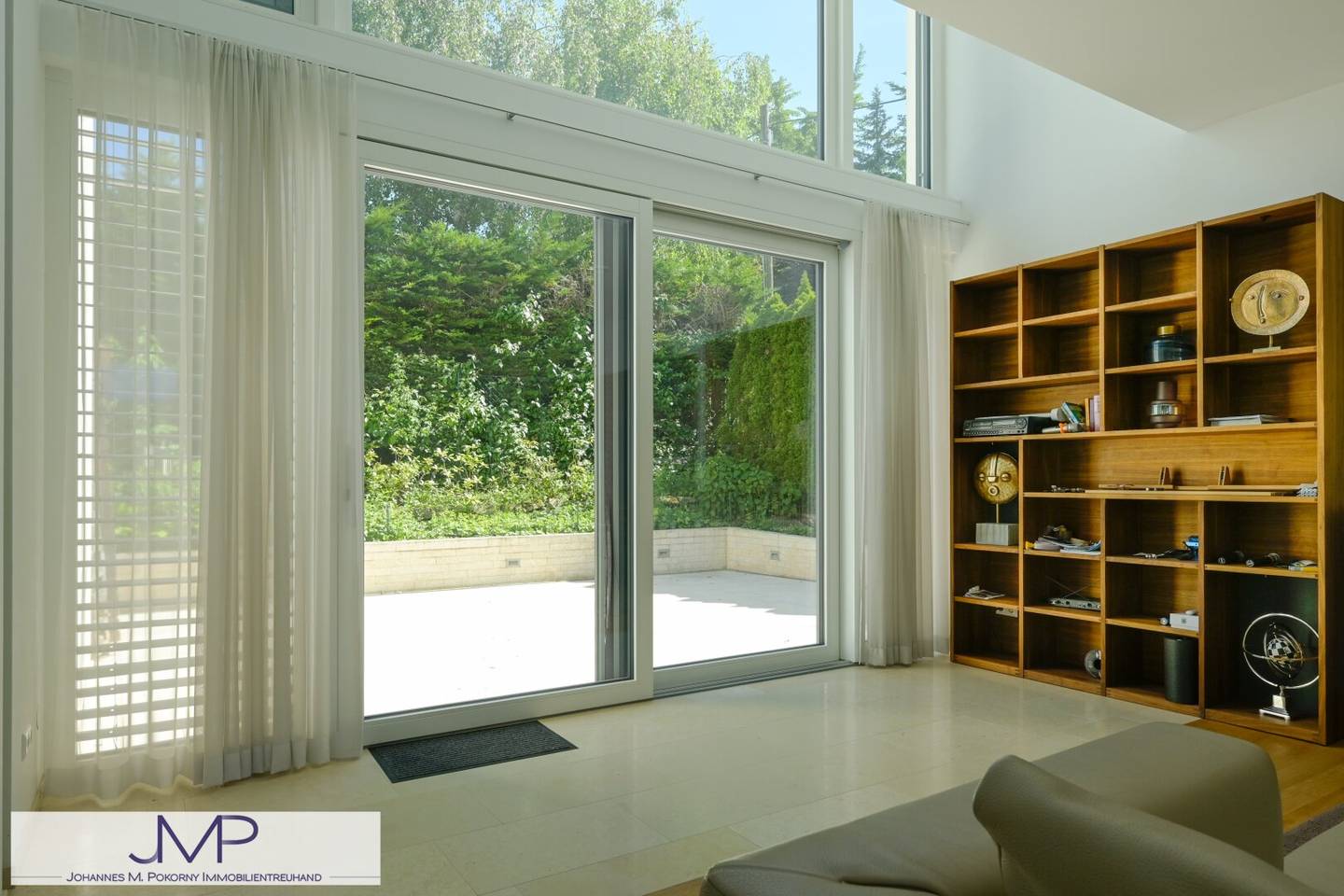 Modernes Wohnen am Lainzer Tiergarten – Geräumige Neubau-Villa mit Pool und Lift!