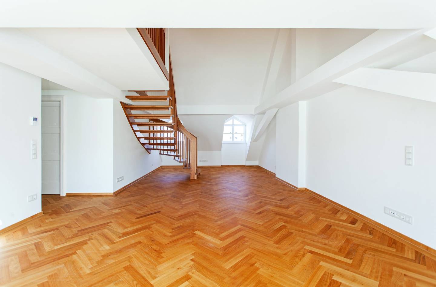 Exclusive 3 room maisonette