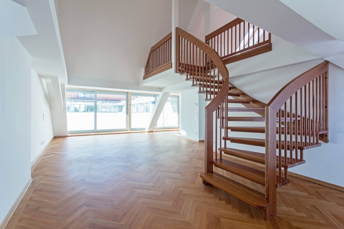 Exclusive 3 room maisonette