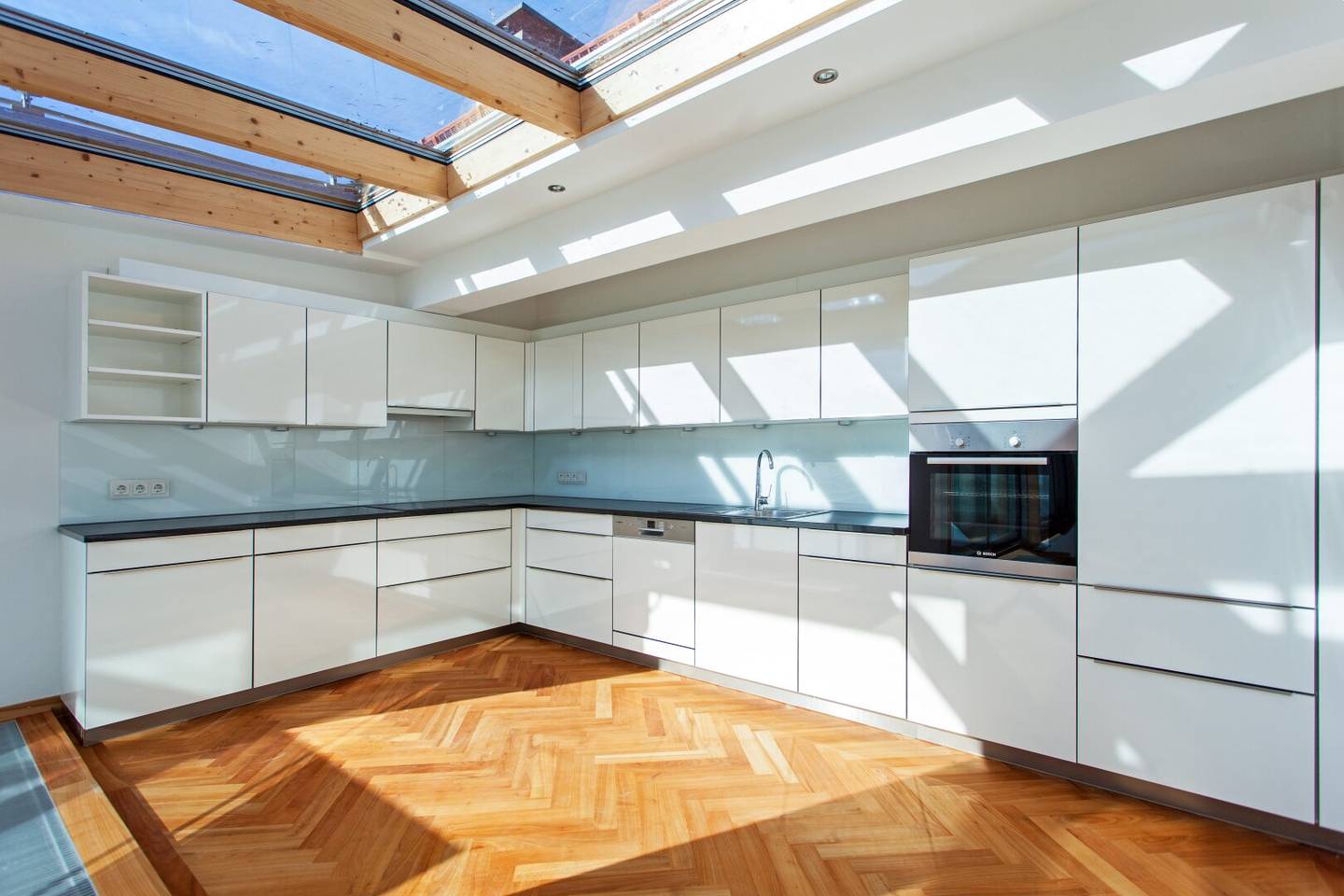 Exclusive 3 room maisonette