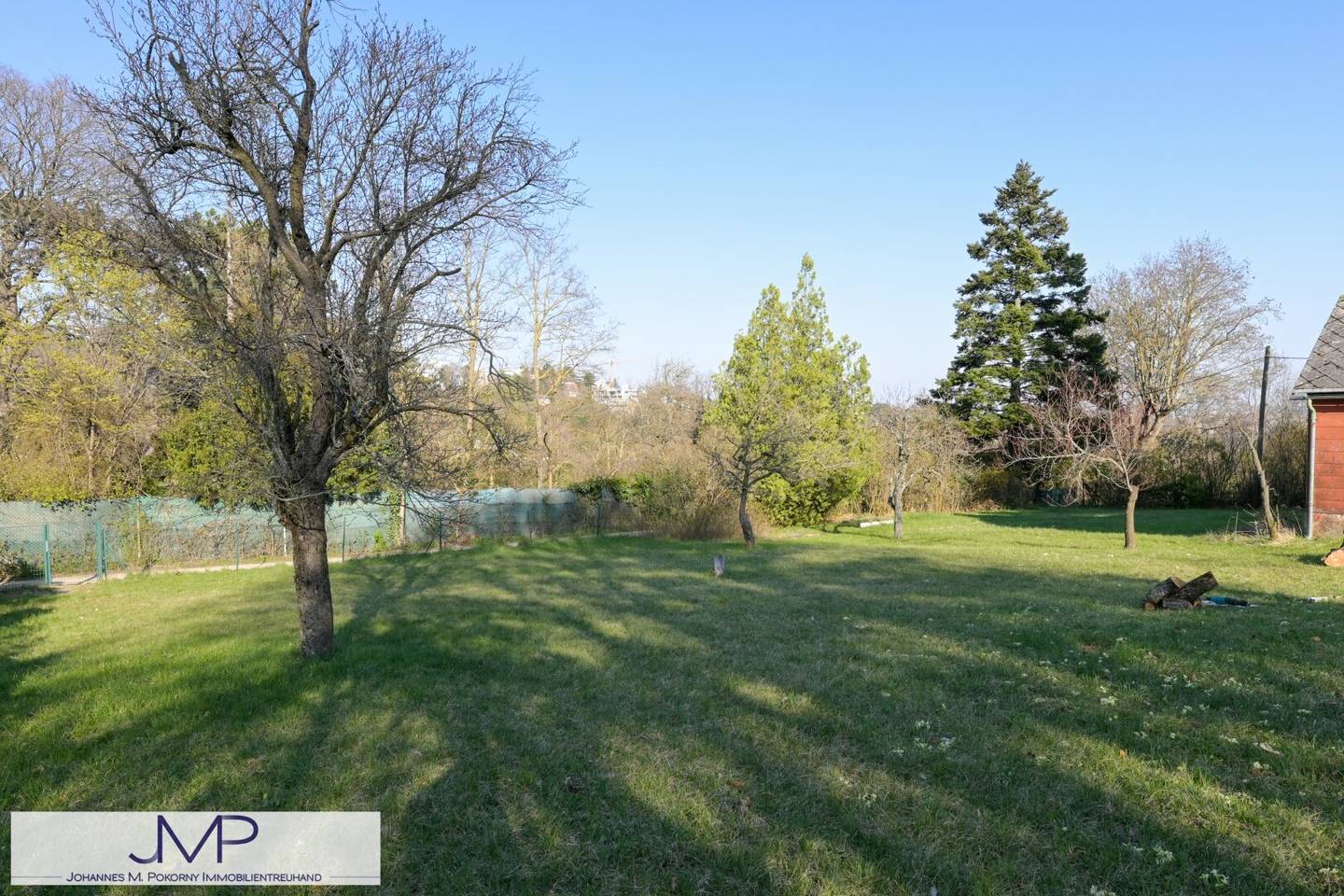 Absolute rarity: spacious allotment garden green idyll for a beautiful semi-detached house