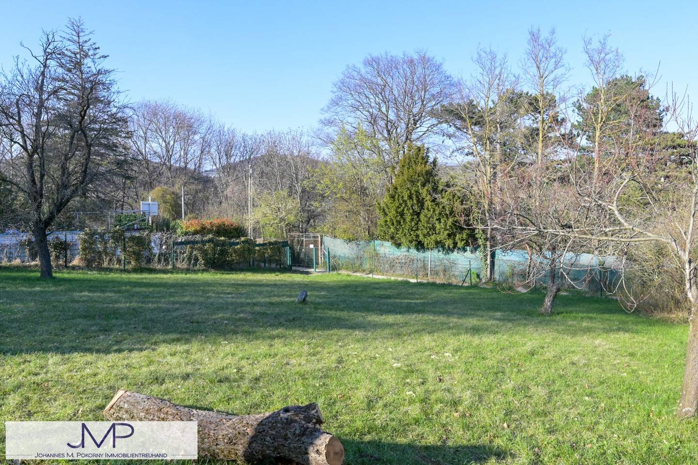 Absolute rarity: spacious allotment garden green idyll for a beautiful semi-detached house