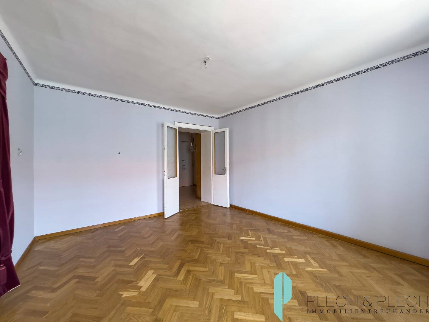 Sanierungsbedürftige - 4 Zimmer Altbauwohnung - 3. Stock -