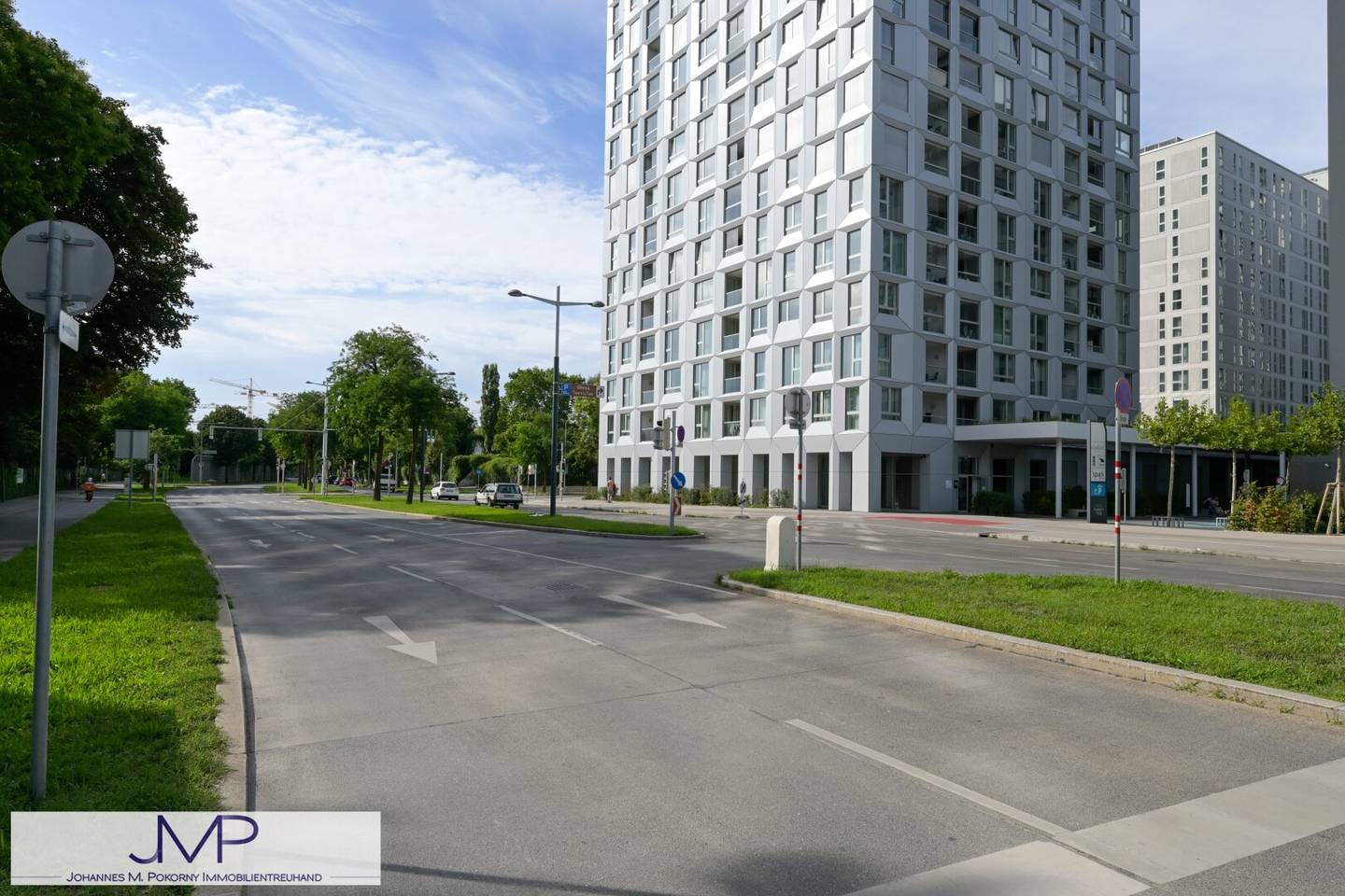 Erstbezug, Sonnige 2-Zimmer Wohnung mit Roof-Top-Pool und Blick über Skyline von Wien