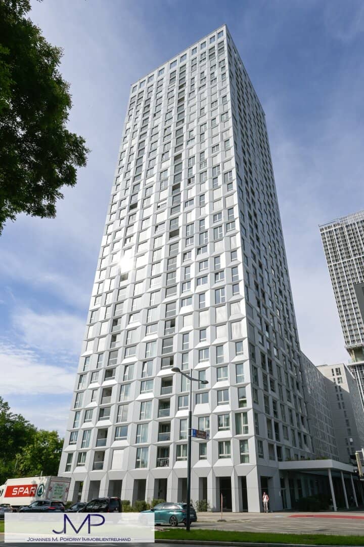 Erstbezug, Sonnige 2-Zimmer Wohnung mit Roof-Top-Pool und Blick über Skyline von Wien