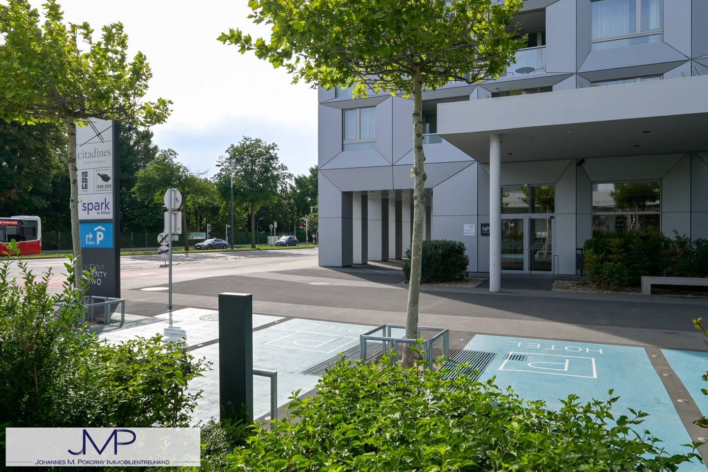 Erstbezug, Sonnige 2-Zimmer Wohnung mit Roof-Top-Pool und Blick über Skyline von Wien