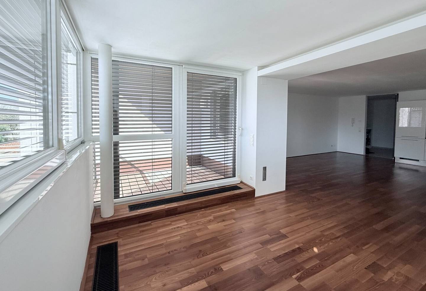 Large studio apartment in idyllic location
