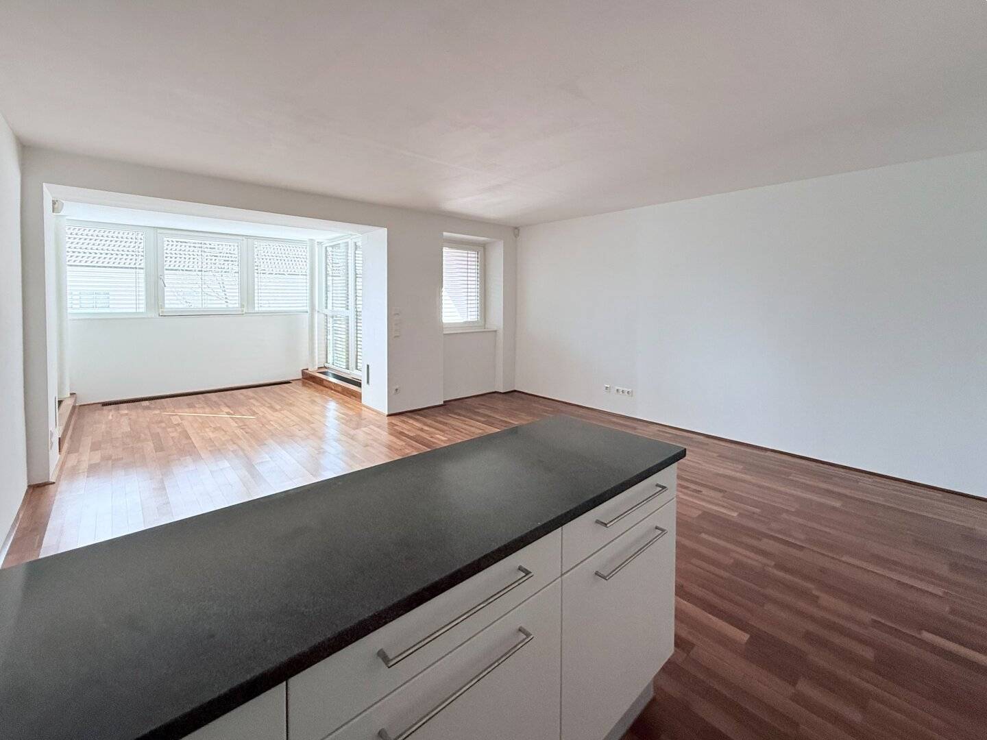 Large studio apartment in idyllic location