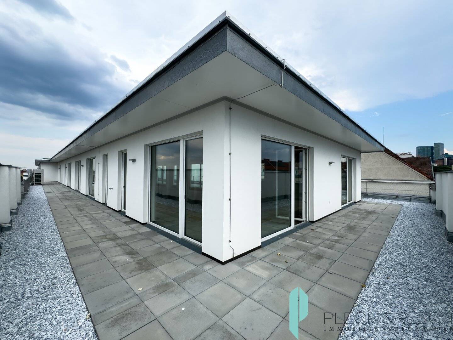 First occupancy and customizable - Modern office space with terrace and air conditioning in the attic - Office 01