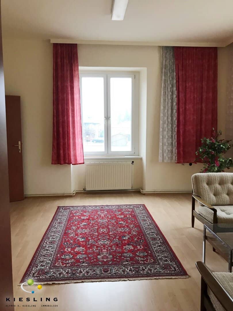 Upper floor of a villa for medical practice, office or law firm for rent