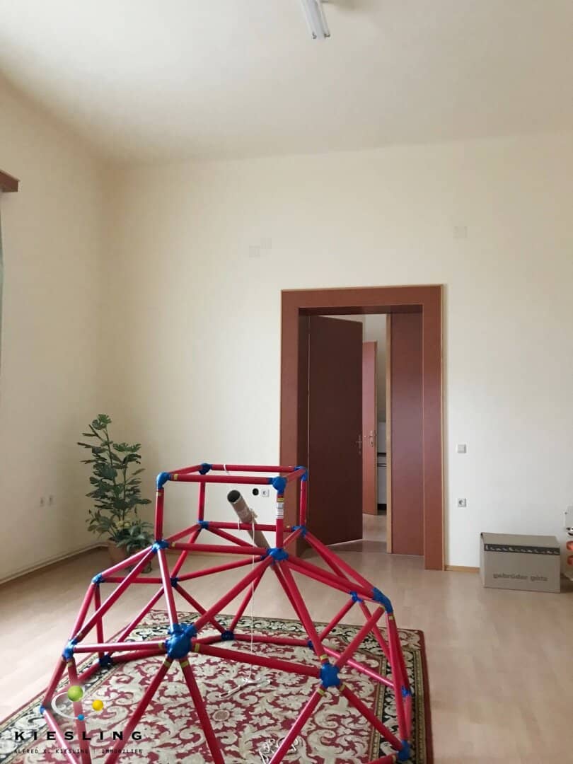 Upper floor of a villa for medical practice, office or law firm for rent