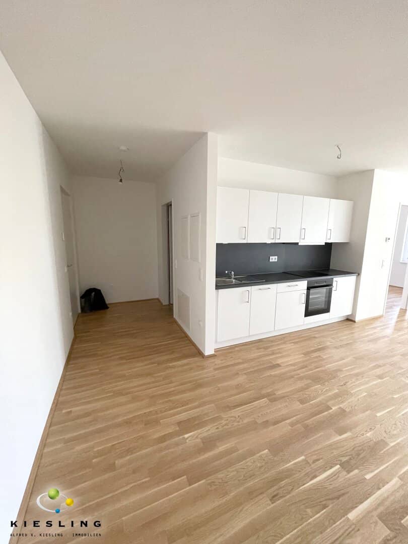 Blick in's Grüne genießen – helle 2-Zimmer-Wohnung mit Loggia
