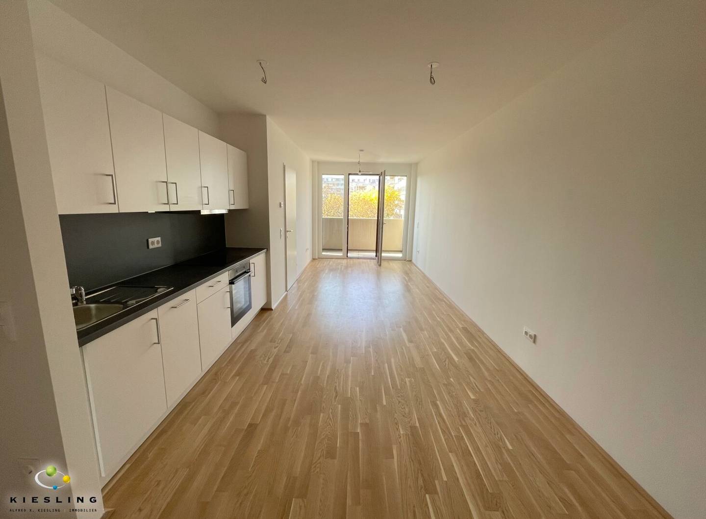 Blick in's Grüne genießen – helle 2-Zimmer-Wohnung mit Loggia