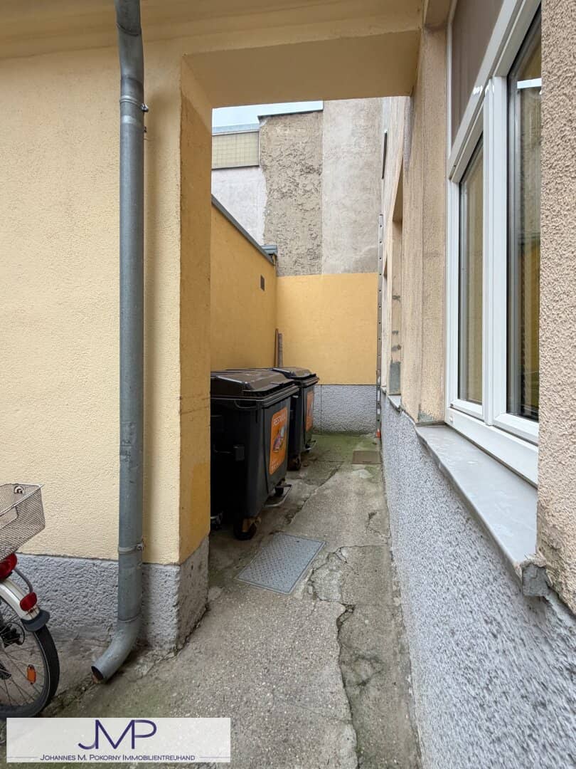 Well rentable Gründerzeit building in a quiet residential location