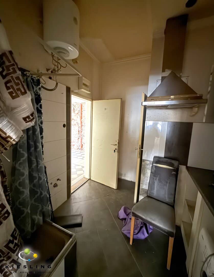 Former apartment is rented as storage/office near U6 Thaliastraße/Lerchenfelder Gürtel